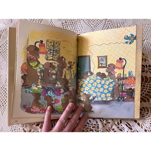 1988 The Christmas Gift by Emily Arnold McCully, Ex Library Book - Picture 5 of 7